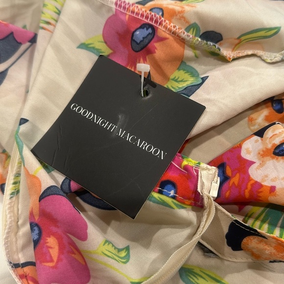Goodnight Macarroon Floral Romper size M summer vacation - Picture 5 of 13